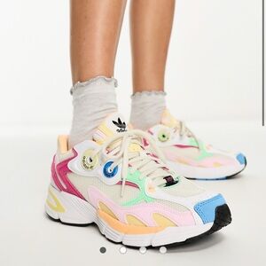 ADIDAS ORIGINALS WOMEN'S ASTIR SNEAKERS, Off White/Multicolor, Sz 8, Used